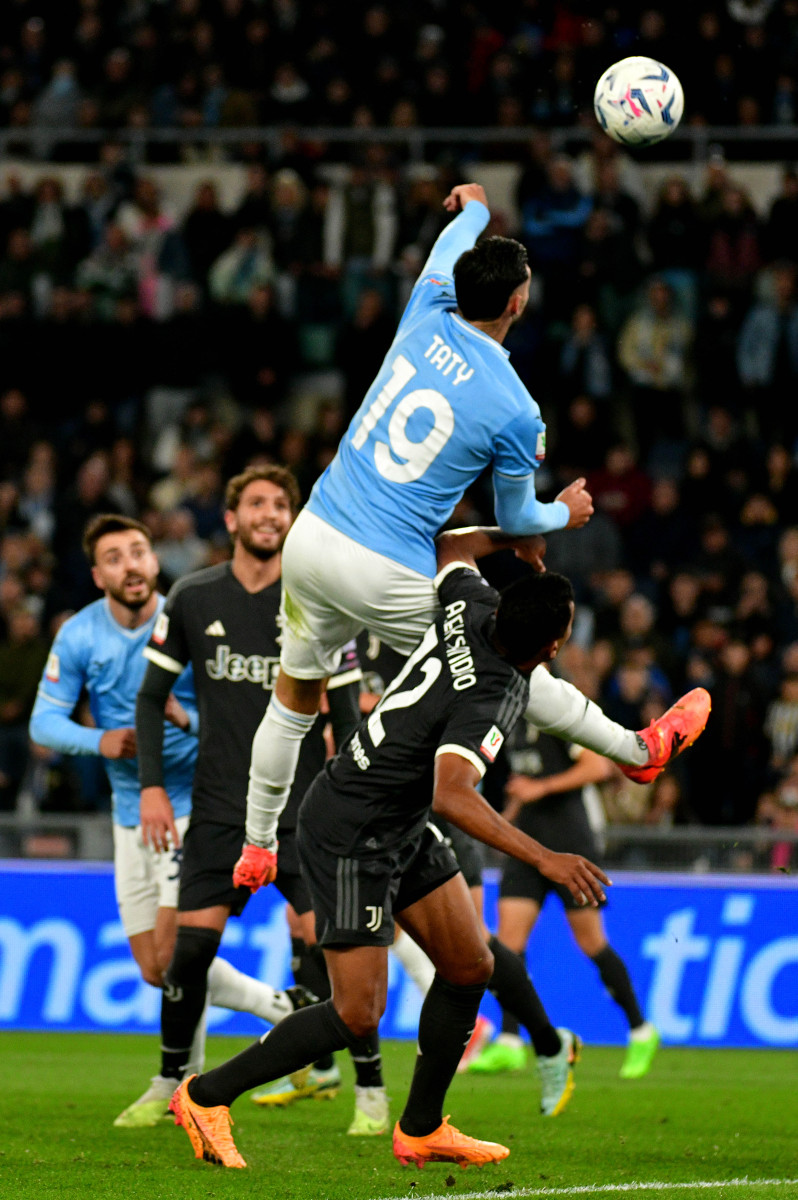 关于赛后英超焦点战，阿斯顿维拉外线爆发，气氛紧张，赛程密集仍需轮换的信息