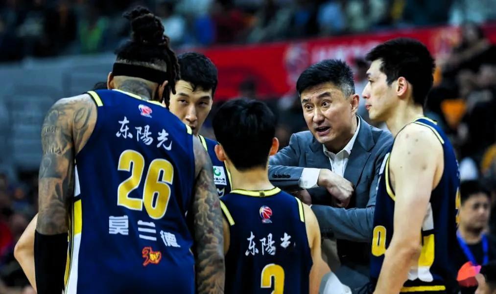 关于CBA季后赛今晚再迎强敌，深圳男篮回应争议，主帅态度：赛场秩序良好，赛季目标并未改变的信息
